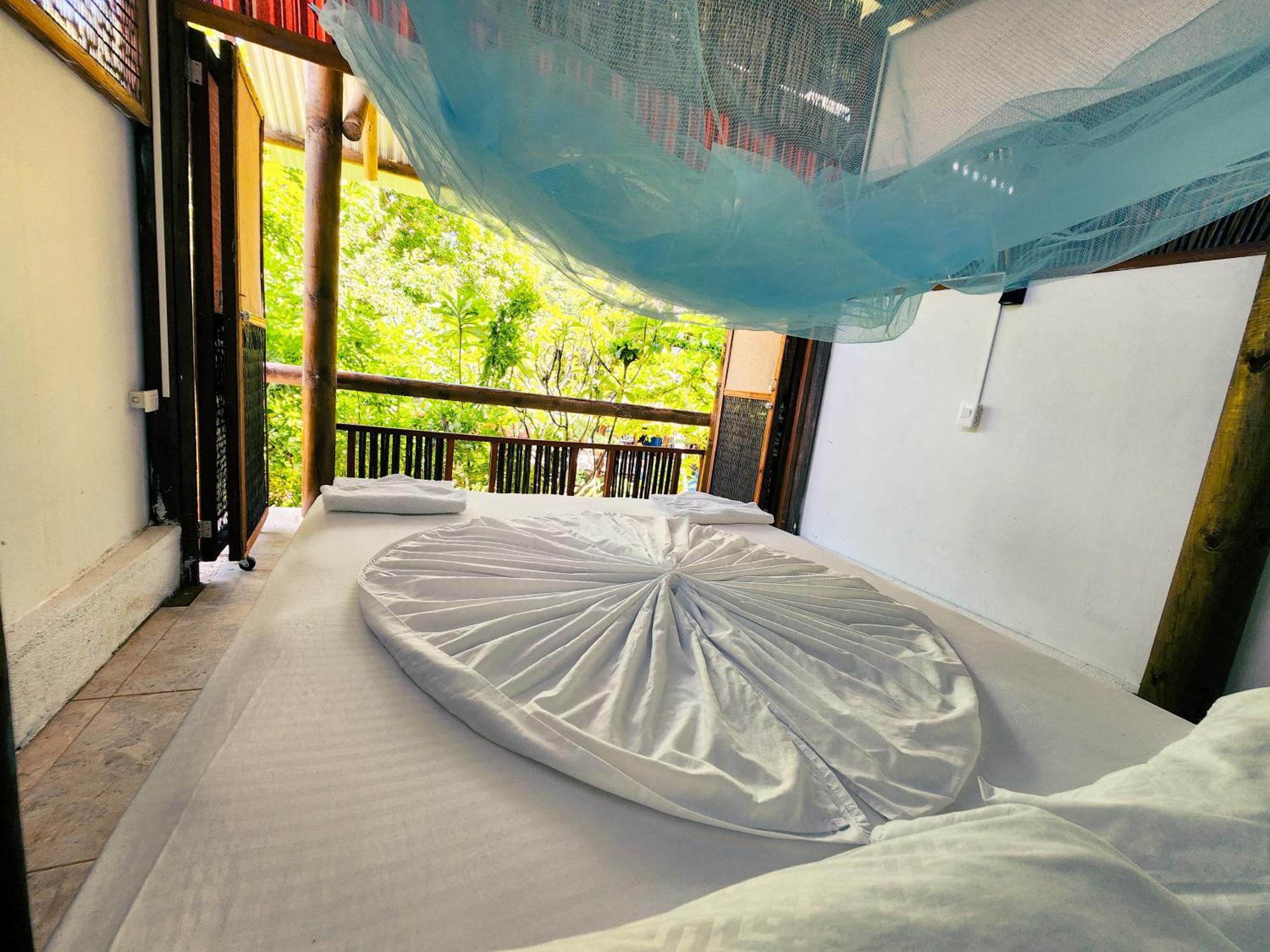 El Hamaquero Hostal Econativo Isla Grande  Exterior photo